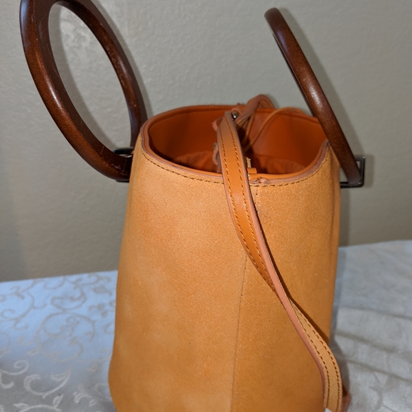 MANGO MNG BURNT ORANGE BUCKET SHOULDER BAG - Picture 6 of 6